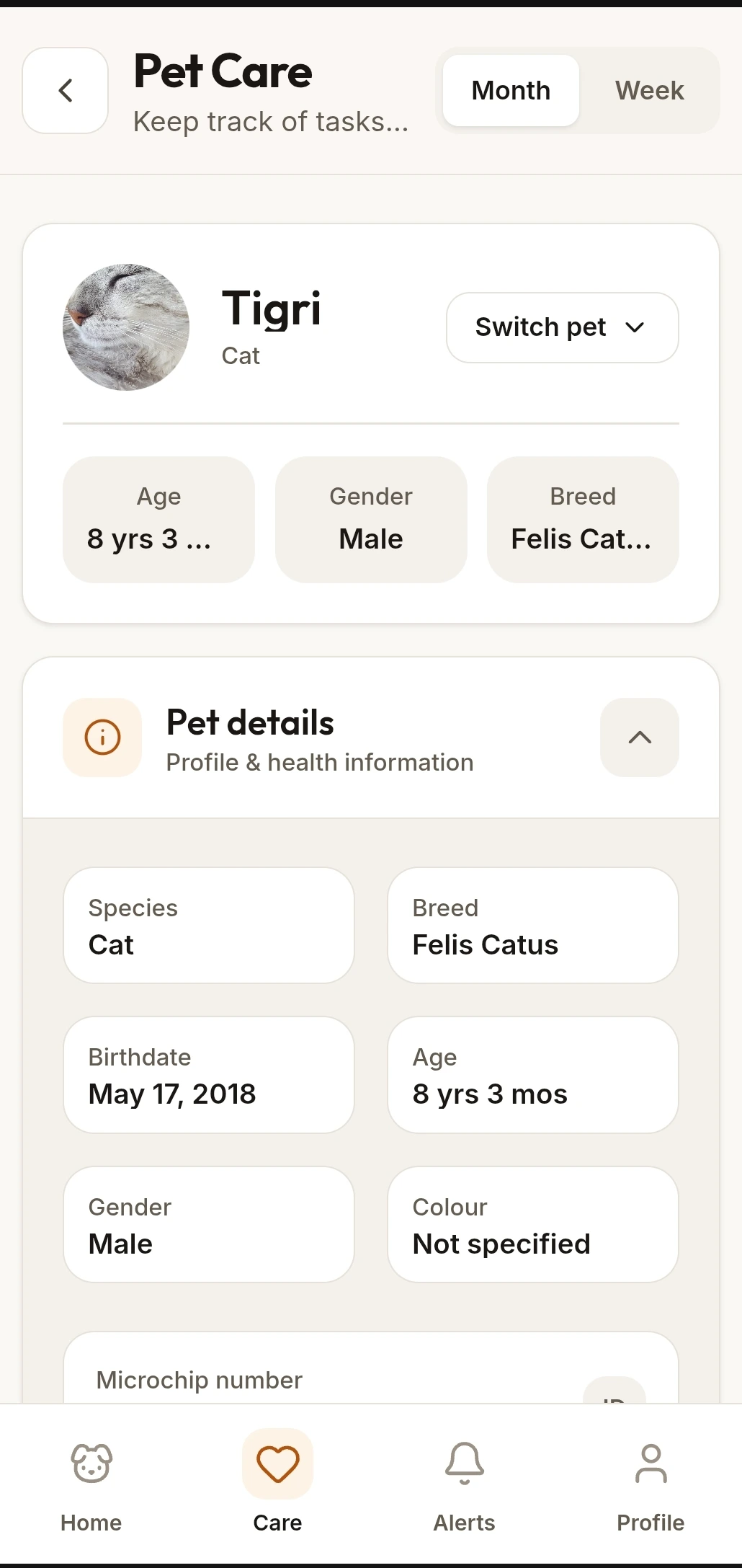 A pet profile in mypet care: a cat called Tigri, with age, gender, breed, birth date and microchip number.